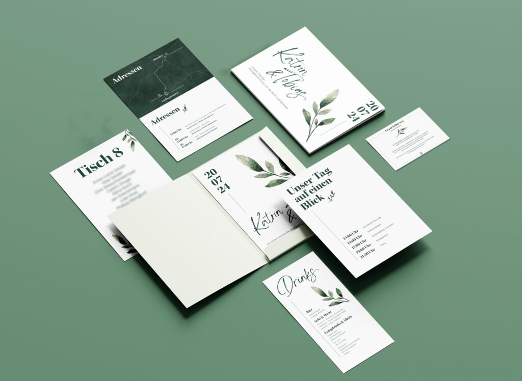 Individuelle Hochzeitspapeterie mit floralem Design